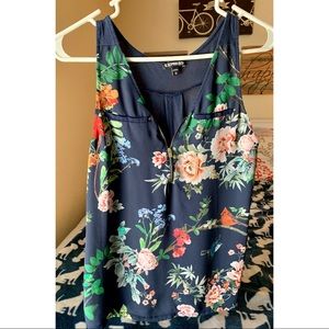 Express Women Top Size XS